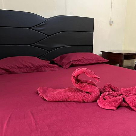 El Homestay Bunaken Eksteriør bilde